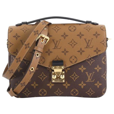 pochette metis reverse monogram